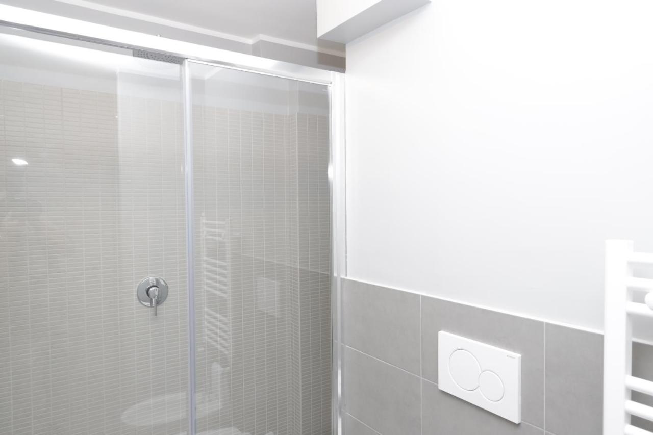 Hemeras Boutique Homes - 2 Luxury Apartments In The City Center Milan Bagian luar foto