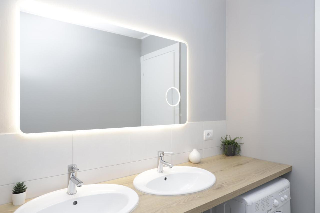 Hemeras Boutique Homes - 2 Luxury Apartments In The City Center Milan Bagian luar foto